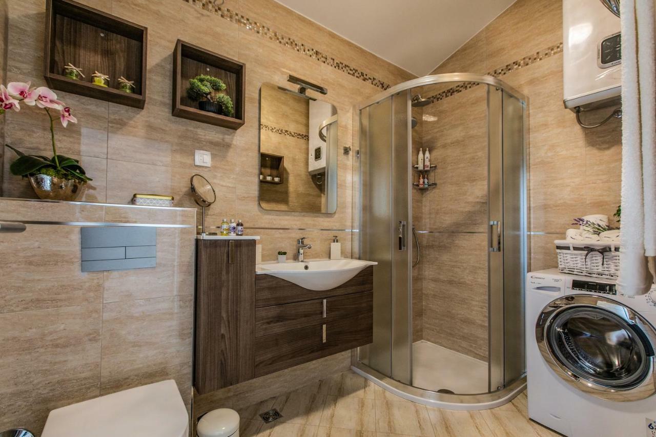 Sea Sparkle Luxury Apartment สปลิท ภายนอก รูปภาพ