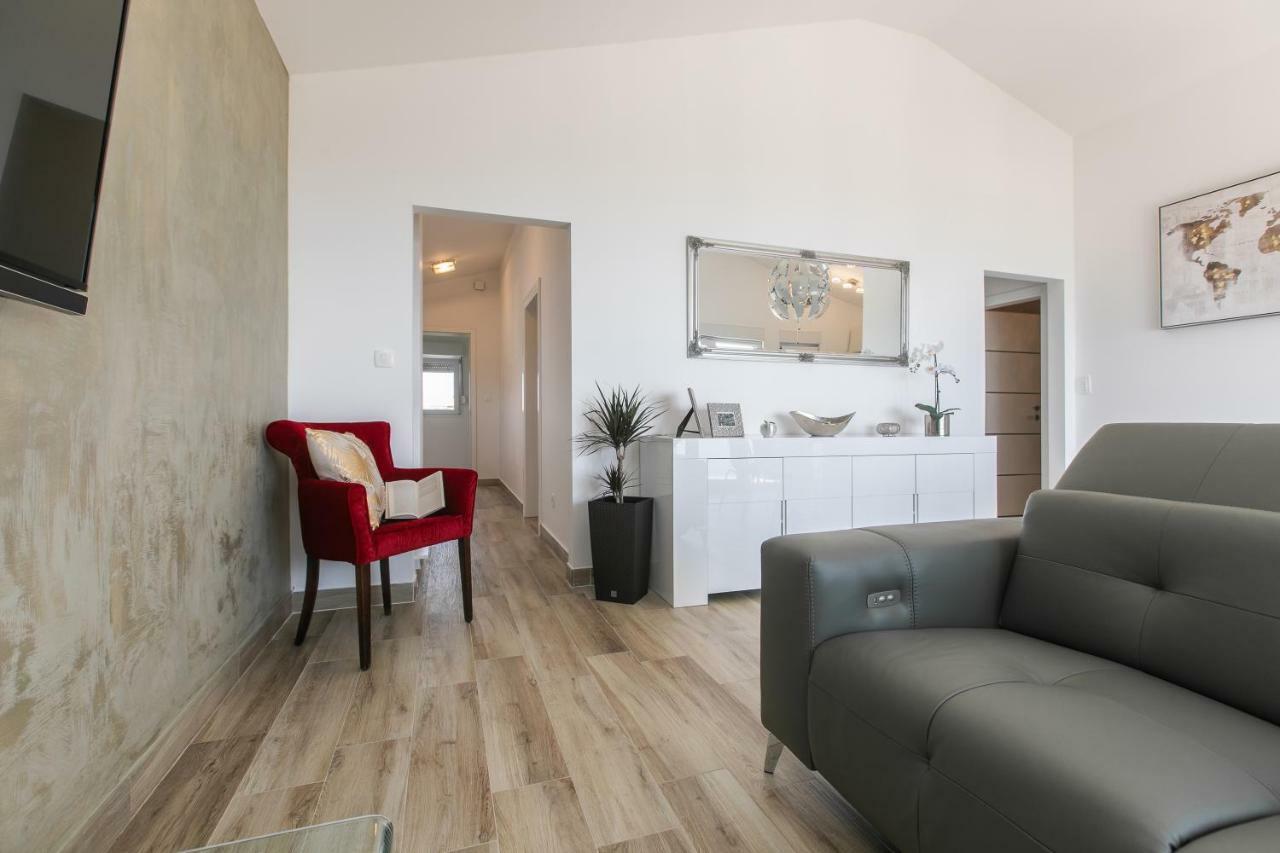 Sea Sparkle Luxury Apartment สปลิท ภายนอก รูปภาพ